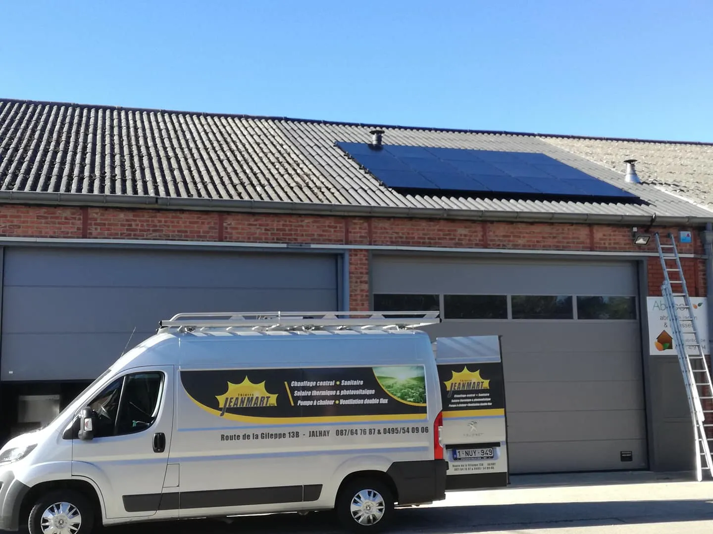 Camionnette de la SRL Jeanmart Thierry